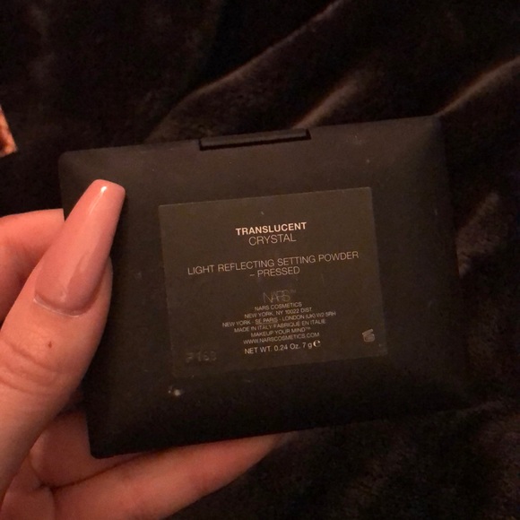 NARS Translucent Pressed Setting Powder - Picture 3 of 3